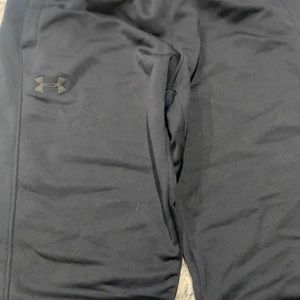Under Armour black sweatpants excellent condition